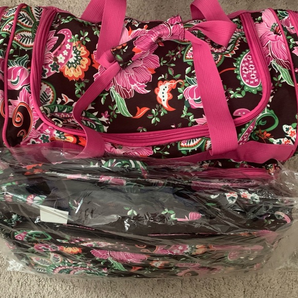 Large tropical floral print duffel bag. - Picture 3 of 4